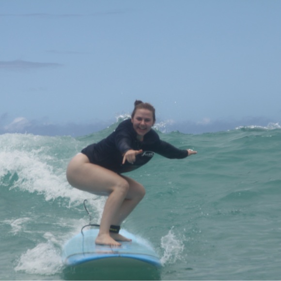 Meet your Posher, Jessica - Picture 2 of 4